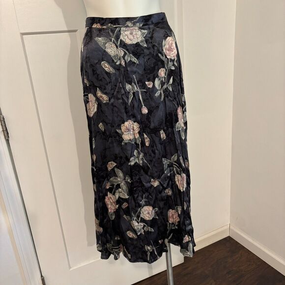 Vintage 90s CLIO size Medium Dark Floral Flowy Boho Silky Satin Maxi Skirt - Picture 1 of 6